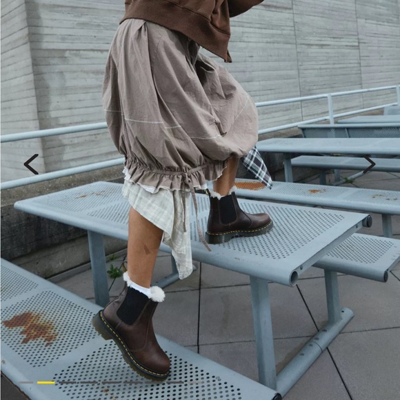 Dr. Martins Chelsea faux fur lined boots - Picture 6 of 6